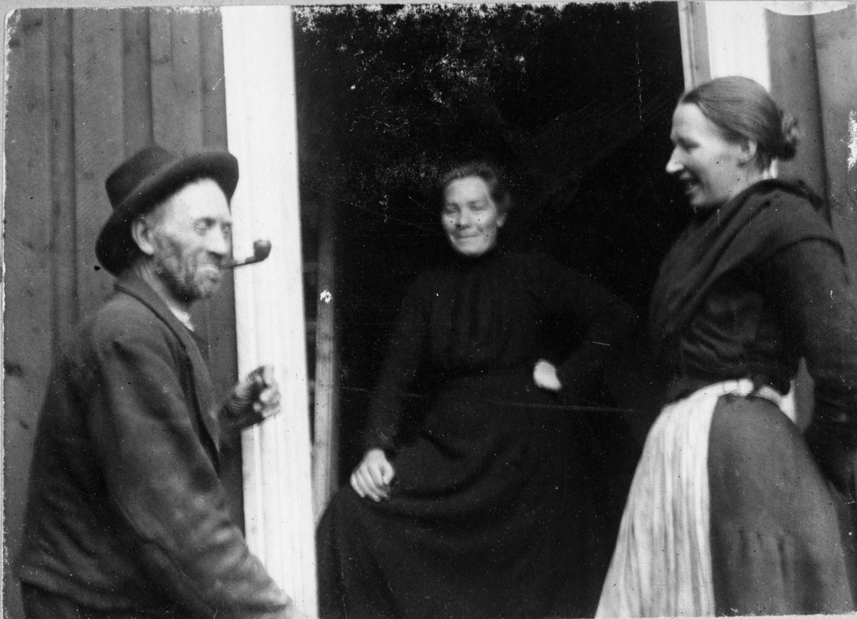 Fotosamling etter Øystein O. Kaasa. (1877-1923). Gruppeportrett. Avfotografering.