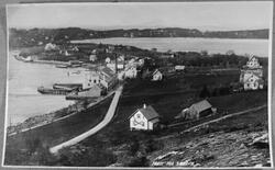 Sæbøvik sentrum på Halsnøy sett mot vest, ca. 1920. Chr. Bje