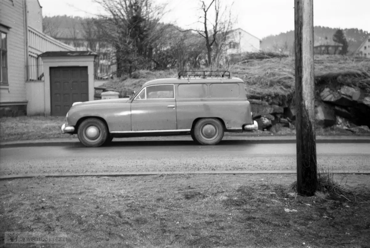 Bilen er en Hansa Borgward varebil tidlig 50-tall.