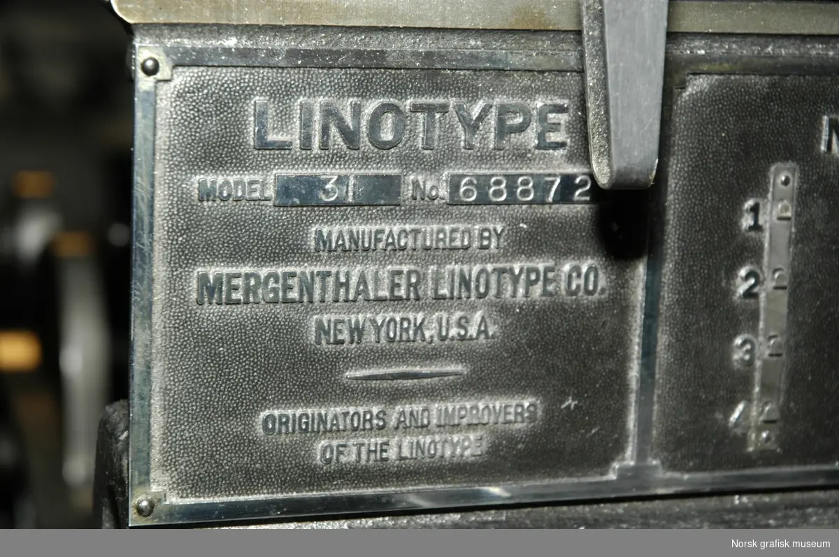Linotype modell 31 No. 68872
Funksjon: Sette og støpe blylinjer til bøker/aksidens/aviser.
