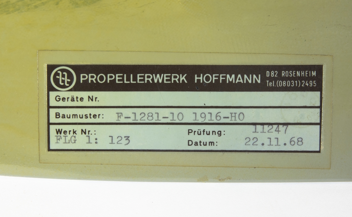 Två stycken Hoffmans typprovbladspropellrar med tillhörande kartong.