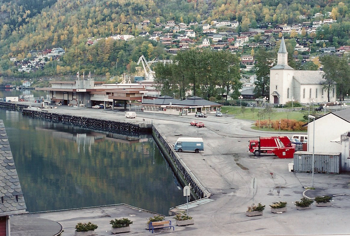 Kaiområdet i Odda sentrum tidleg på 1980-talet. 