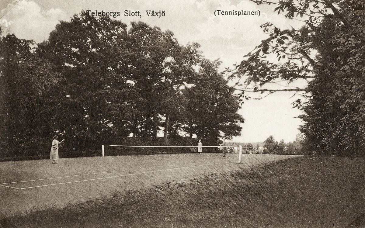 Tennisplanen vid Teleborgs slott. 1920-tal.