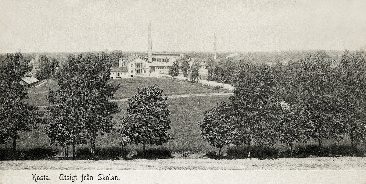 Kosta. Utsikt från skolan mot glasbruket, 1906.