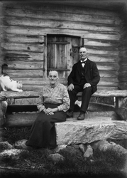Lantbrevbäraren Erik Stolpe f. 1854 d. 1946 och hustrun Klar