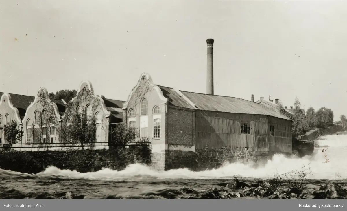 Napi-fabrikken.   NAPI-Nasjonal pappemballasje, startet opp i 1943-1962. Norpapp fra 1962-1970