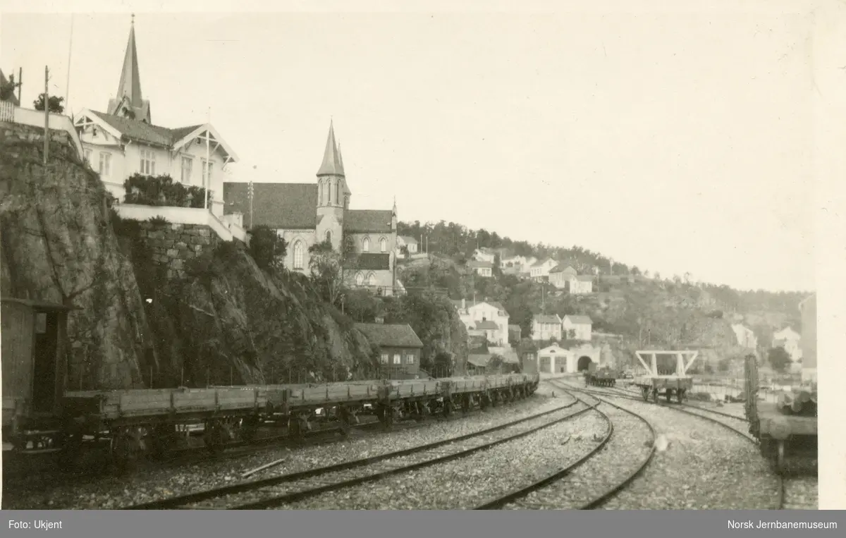 Grusvogner på Kragerø stasjon, trolig kort tid før Kragerøbanens åpning