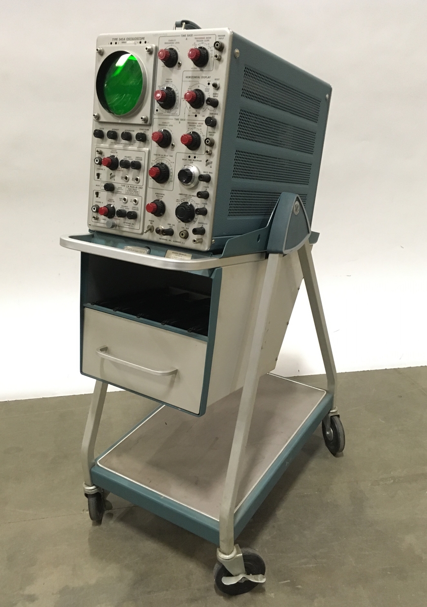 Oscilloskop, Tektronix Type 545A. Med vagn. Har använts för att kontrollera och kalibrera STRIL 60-system.