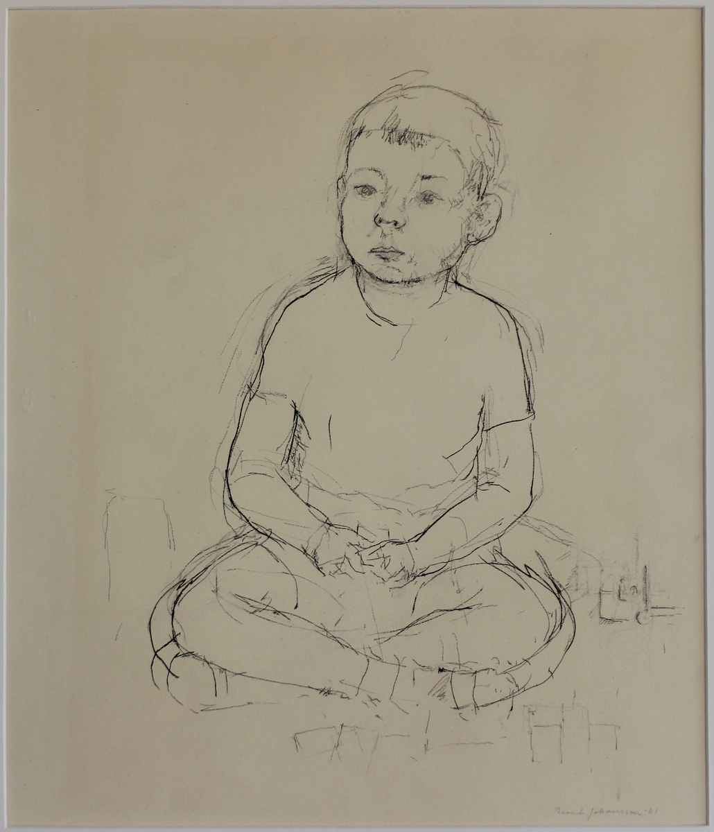Sittande pojke.
Bilden föreställer en liten pojke som sitter på golvet med korslagda ben.