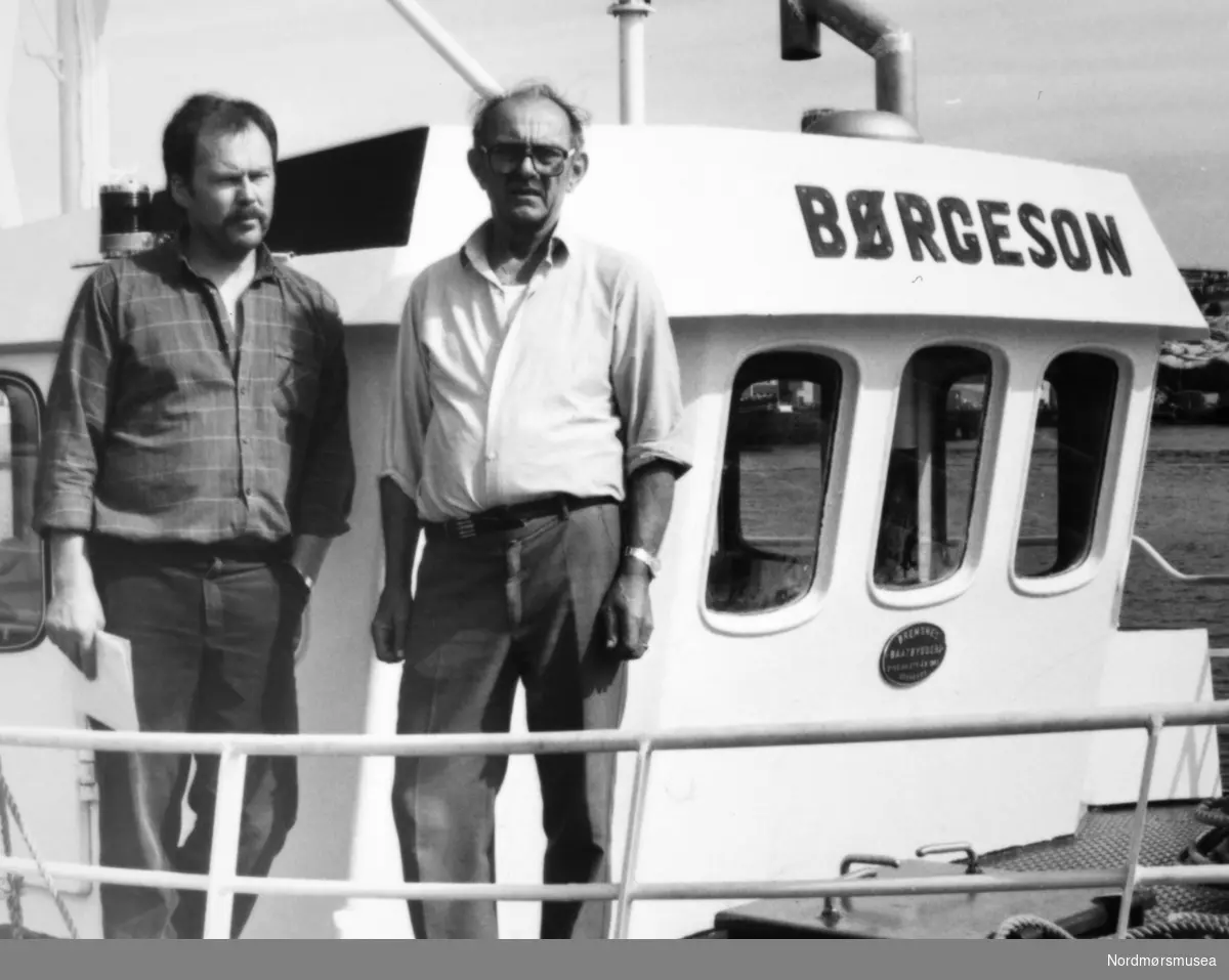 Børgeson, bygd på Bremsnes båtbyggeri, Averøy. 
Bildet er fra avisa Tidens Krav sitt arkiv i tidsrommet 1970-1994. Nå i Nordmøre museums fotosamling.