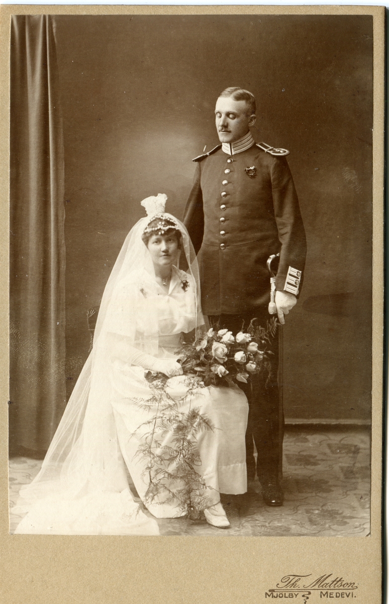 Bröllopsfoton på Oscar Hernell och Tora Petersson 1918.