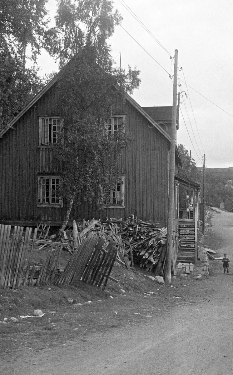 Befaring til Jakobsnes, Sør-Varanger, Finnmark. Trehusbebyggelse.