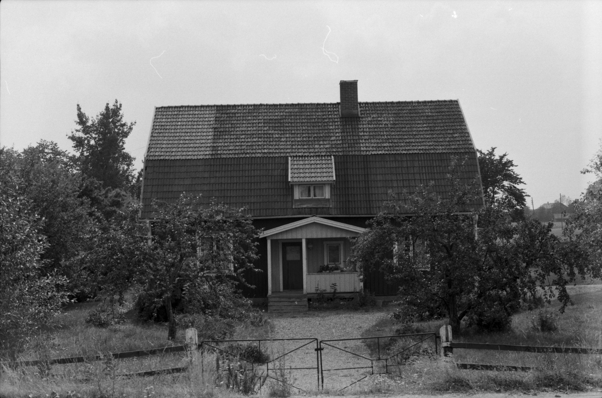 Bostadshus, Prästgården 2:28, (Arrendatorsgården), Vänge socken, Uppland 1975
