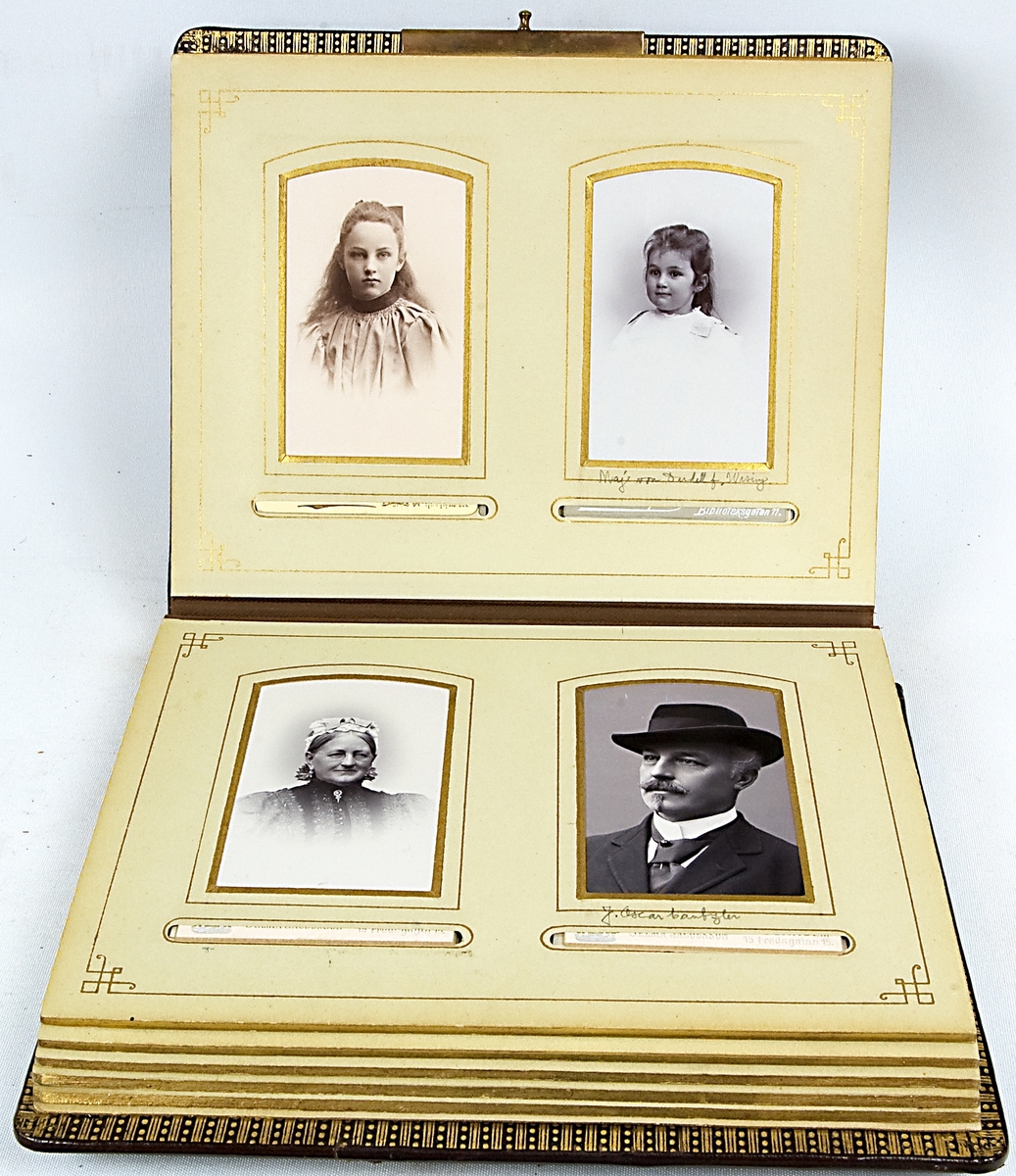 Fotoalbum, i rött skinnband. Innehåller ett 40-tal porträtt av medlemmar av släkterna Benedicks och Cantzler. Gysinge, Österfärnebo sn, Gästrikland.
