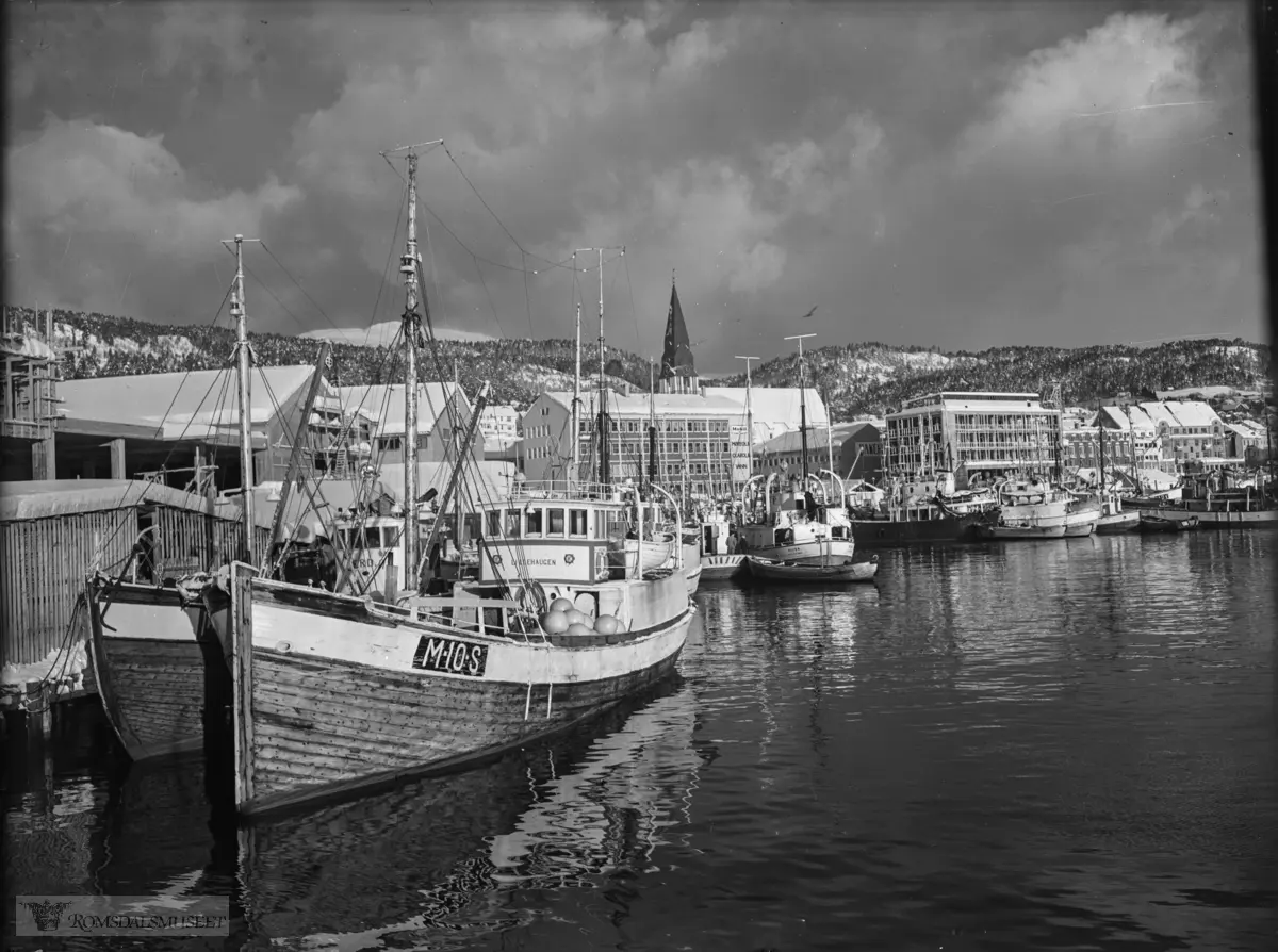 jhg829gbz, Molde havn..Trolig vinteren/våren 1959.