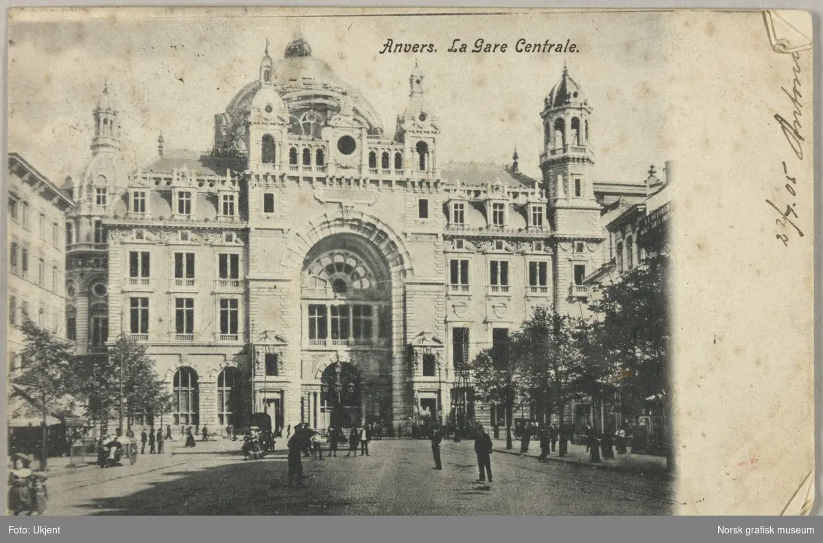 Postkort med bilde av sentralbanestasjonen i Antwerpen.