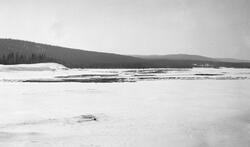 Isgangen ved Opphus i Stor-Elvdal våren 1935.  Fotografiet e