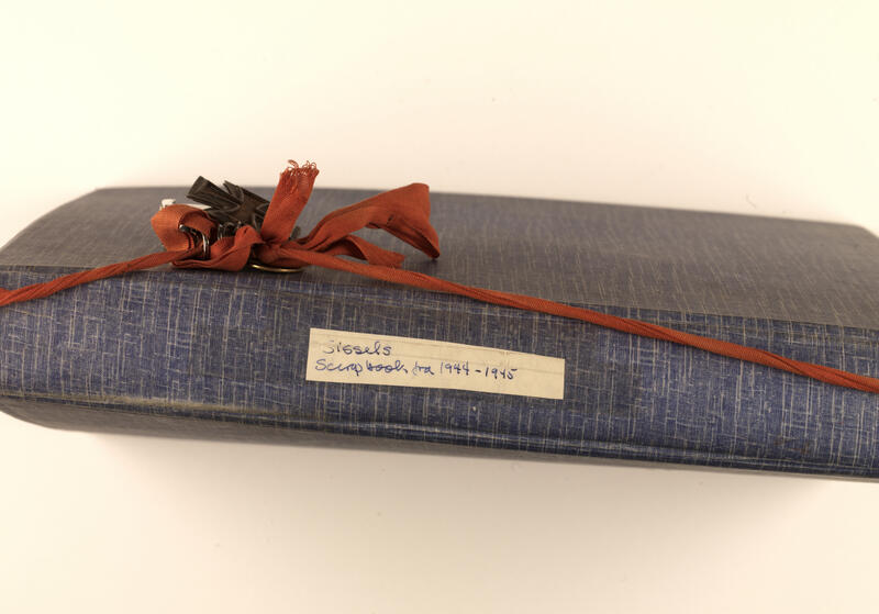Sissel Lies scrapbook 1944‒1945. Arbeiderbevegelsens arkiv og bibliotek (Foto/Photo)