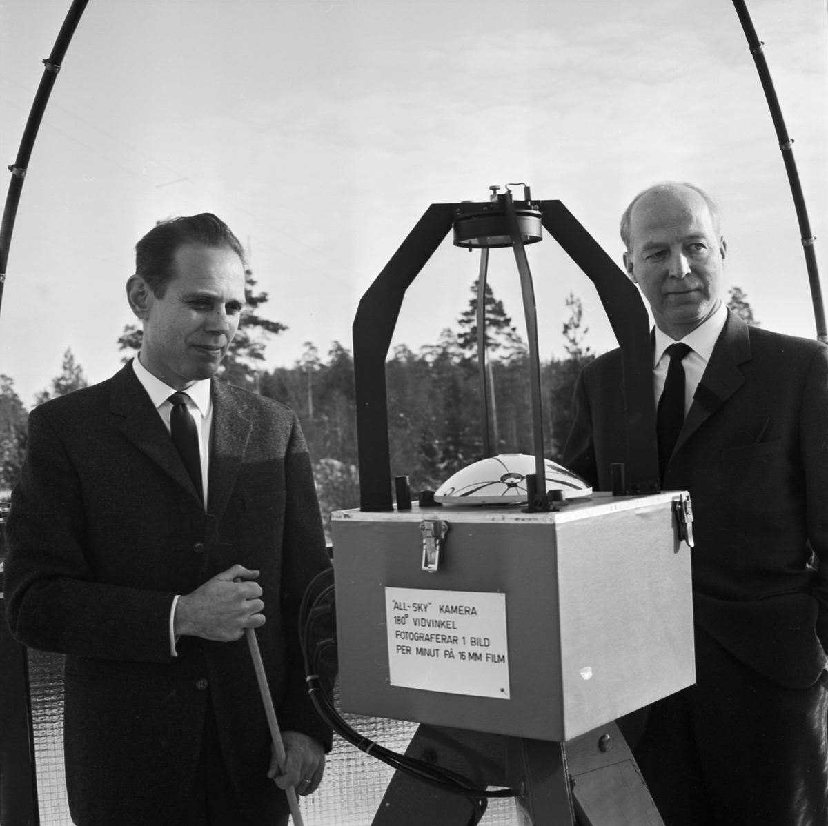 Jonosfärobservatoriet, forskare klara att avfyra Arcas-raketer för jonosfärforskning, Uppsala 1963