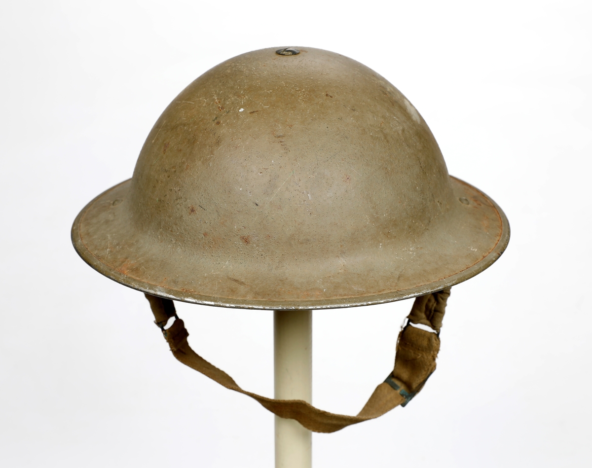 Britisk hjelm brukt under andre verdenskrig. Hjelmen har lik utforming som M/1916.