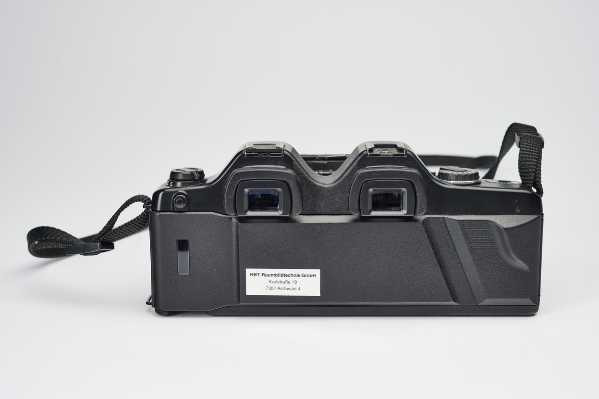 RBT 3-D 108 er et stereokamera bygd av RBT- Raumbildtechnik GmbH i Tyskland. Kamera består av to speilreflekskameraer med enkel linse fra Yashica 108. 
Stereokameraene ga en svært populær form for bilder på slutten av 1800-tallet. Stereofotografi var med på å forme fotoindustrien. Folk ønsket å se mer av verden, og stereofotografiet gjorde det mulig å forestille seg at man var til stede i motivet, grunnet en optisk effekt som utnytter dybdesynet vårt. 
Et stereokamera har to objektiver med en avstand på litt over seks centimeter, omtrent samme avstand vi har mellom pupillene. En eksponering gir dermed to bilder av samme motiv. Når dette paret med fotografier blir montert, f.eks. på en papplate, og sett på gjennom en stereobetrakter, fremstår motivet som tredimensjonalt.