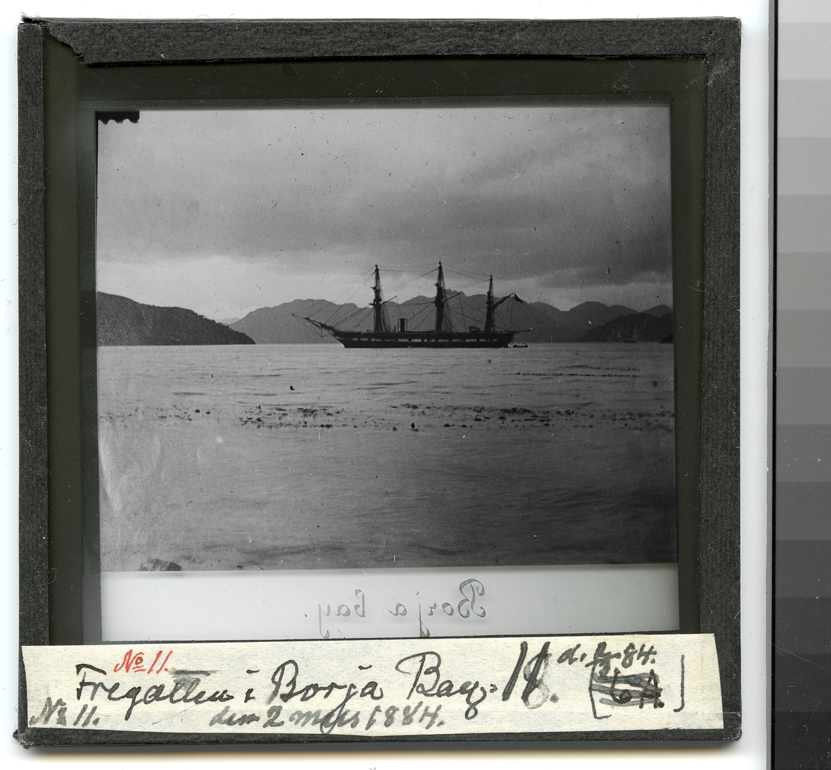 Bilden visar fregatten Vanadis till ankars i Borja Bay i Chile.
