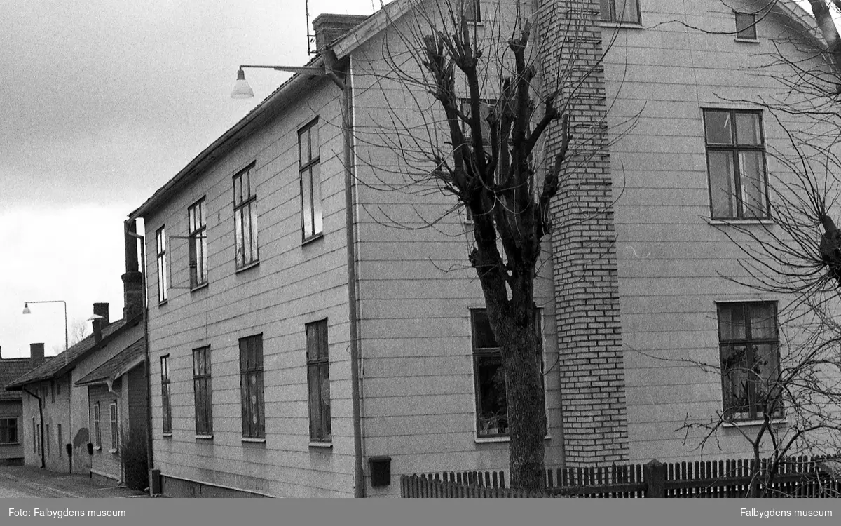 Byggnadsinventering 1972, Tunnbindaren stä 113. Boningshuset, gatusidan.