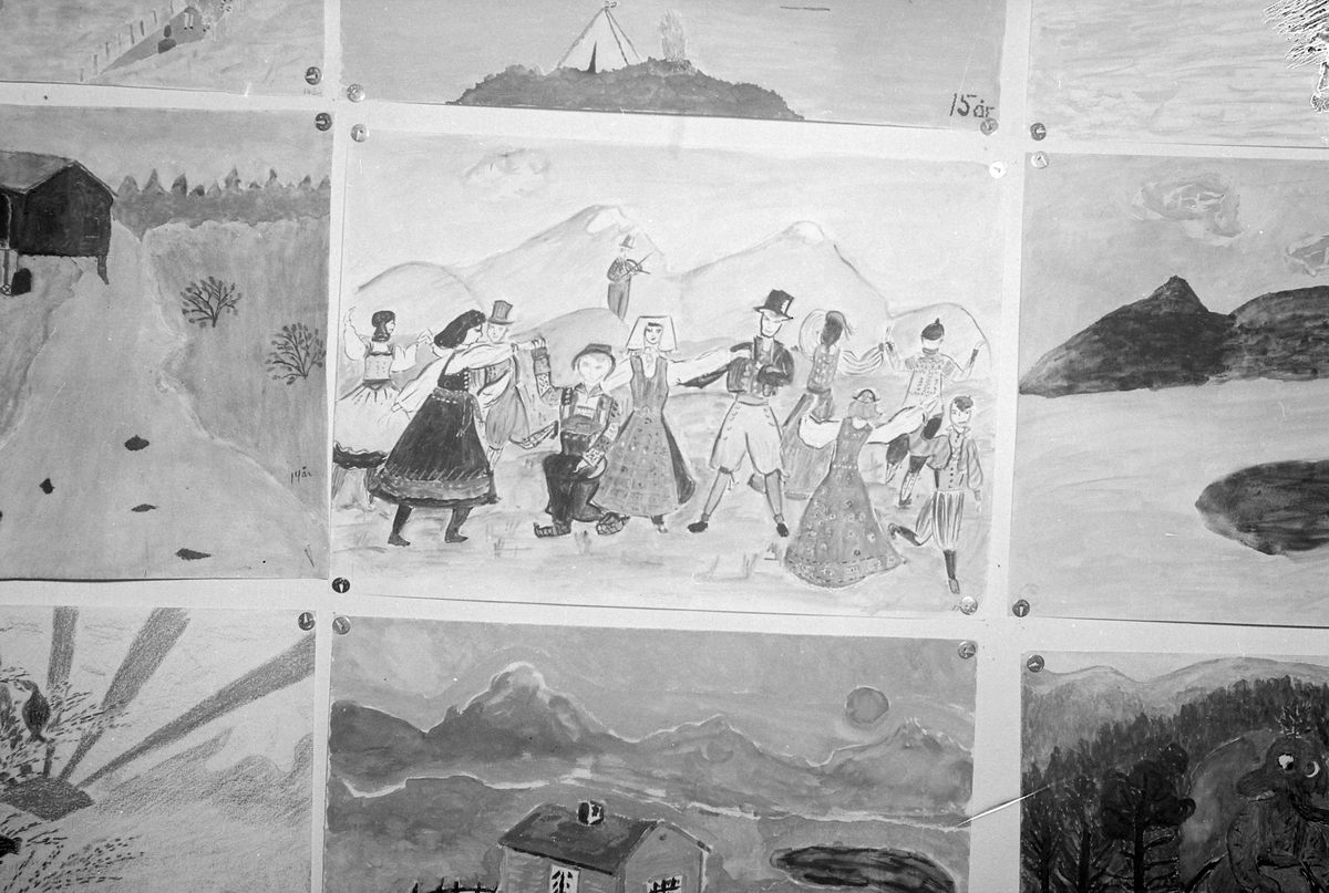 Utstilling av barnetegninger i Nordenfjeldske Kunstindustrimuseum