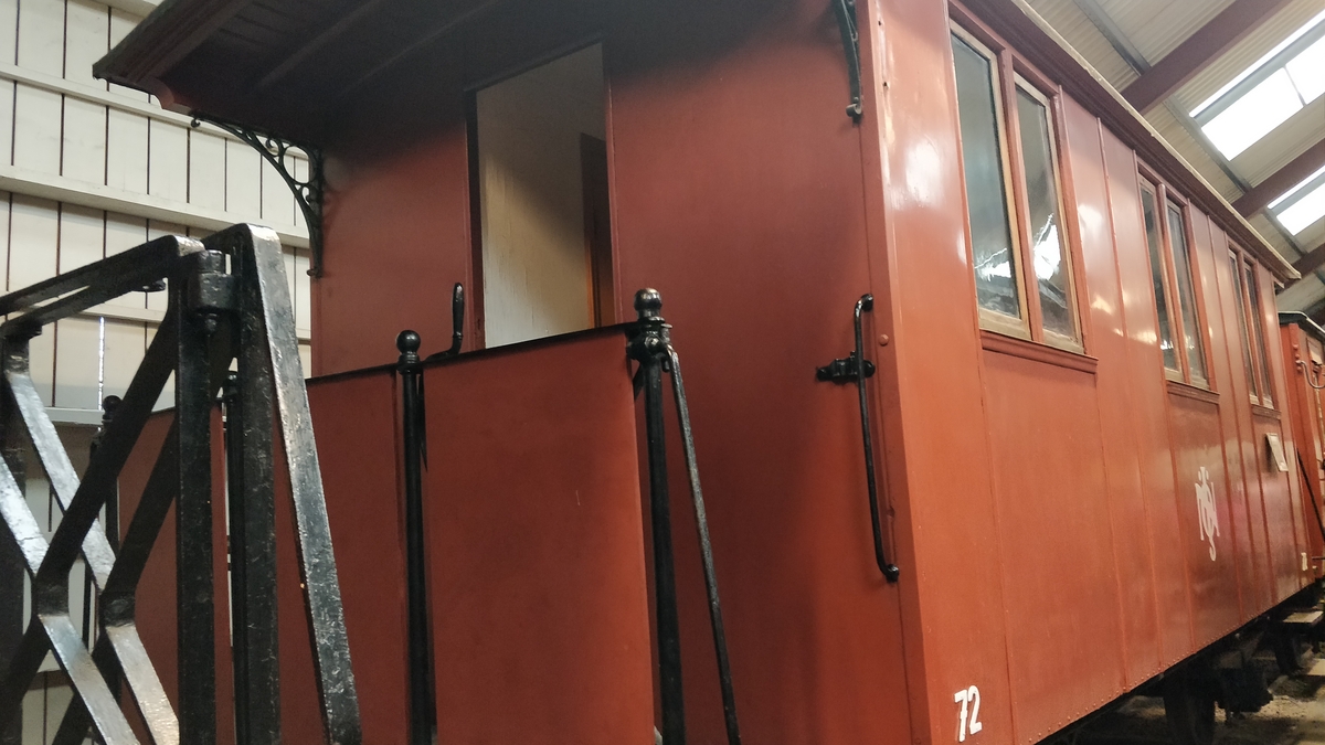 Sittvagn - Järnvägsmuseet / DigitaltMuseum