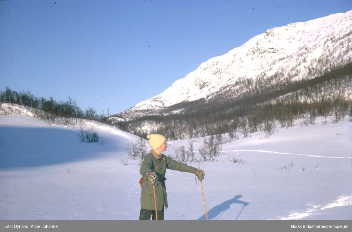Olav Vågen på skitur på Daulsdalen på Aust-Førnes