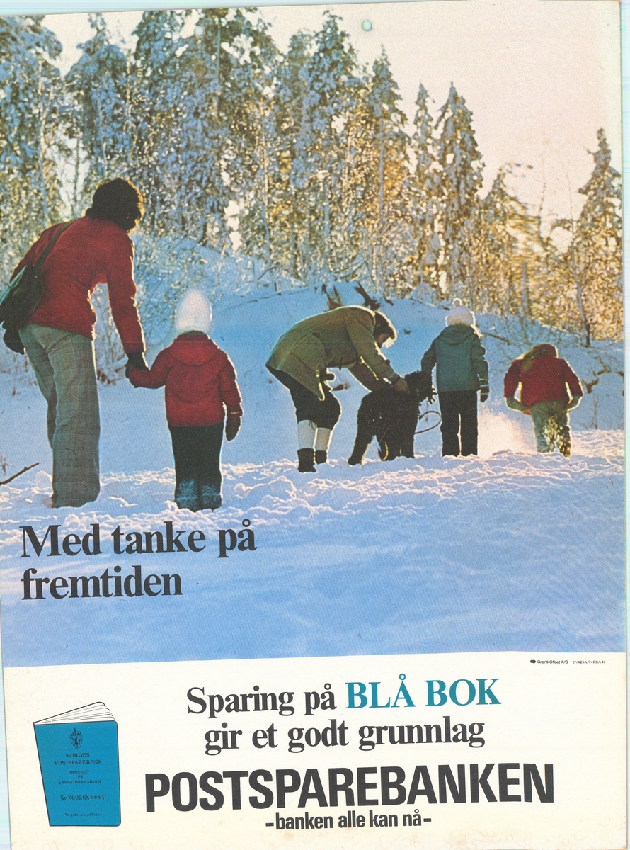 Tosidig motiv med tekst på bokmål og nynorsk på hver sin side. Likt motiv og tekstinnhold på begge sider. Motivet viser voksne og barn på tur i vinterlandskap.