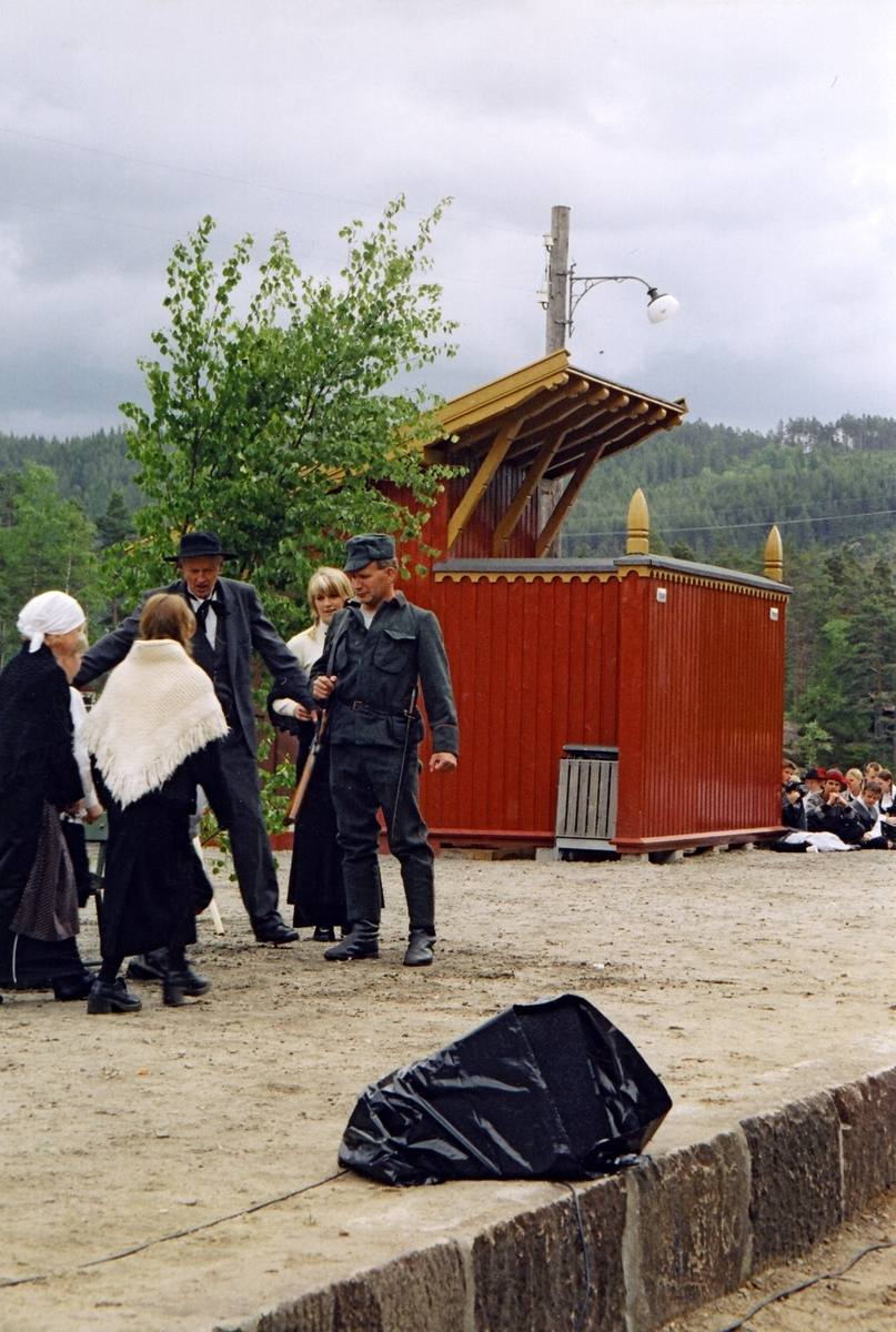Setesdalsbanen og åpningen av tilbakeføringen av sporet til Røyknes i 2004. 