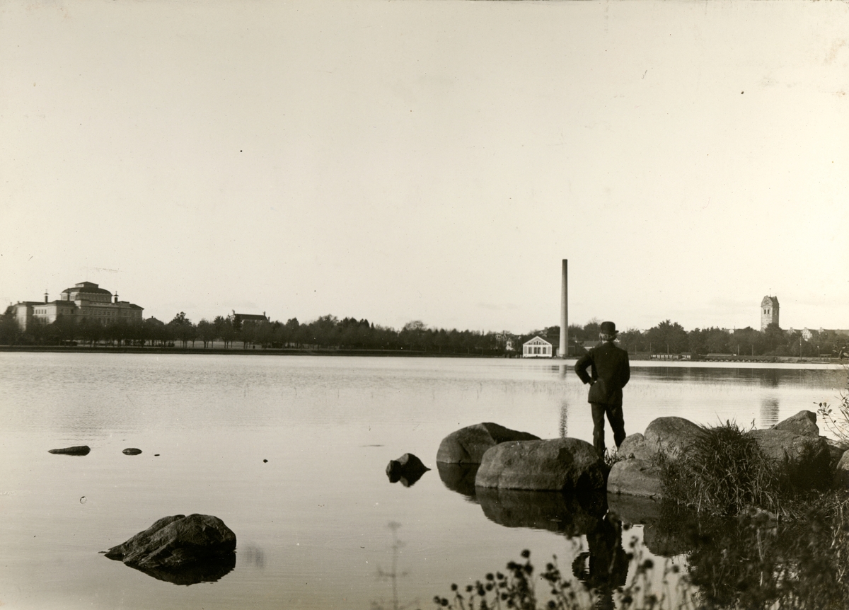 Utsikt över Växjösjön mot Växjö centrum, ca. 1915. Fotograferad från Kampen.