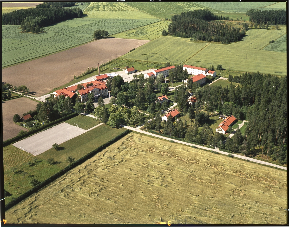 Flygfoto över Tärna Folkhögskola