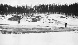 «Lapstuen og O. Bjørneby. Fosvika 1917.»