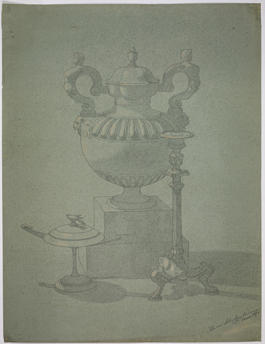 Teckning på papper, föreställande stilleben, urna, fat och ljusstake. Signerad Ida von Schulzenheim mars 1878.
