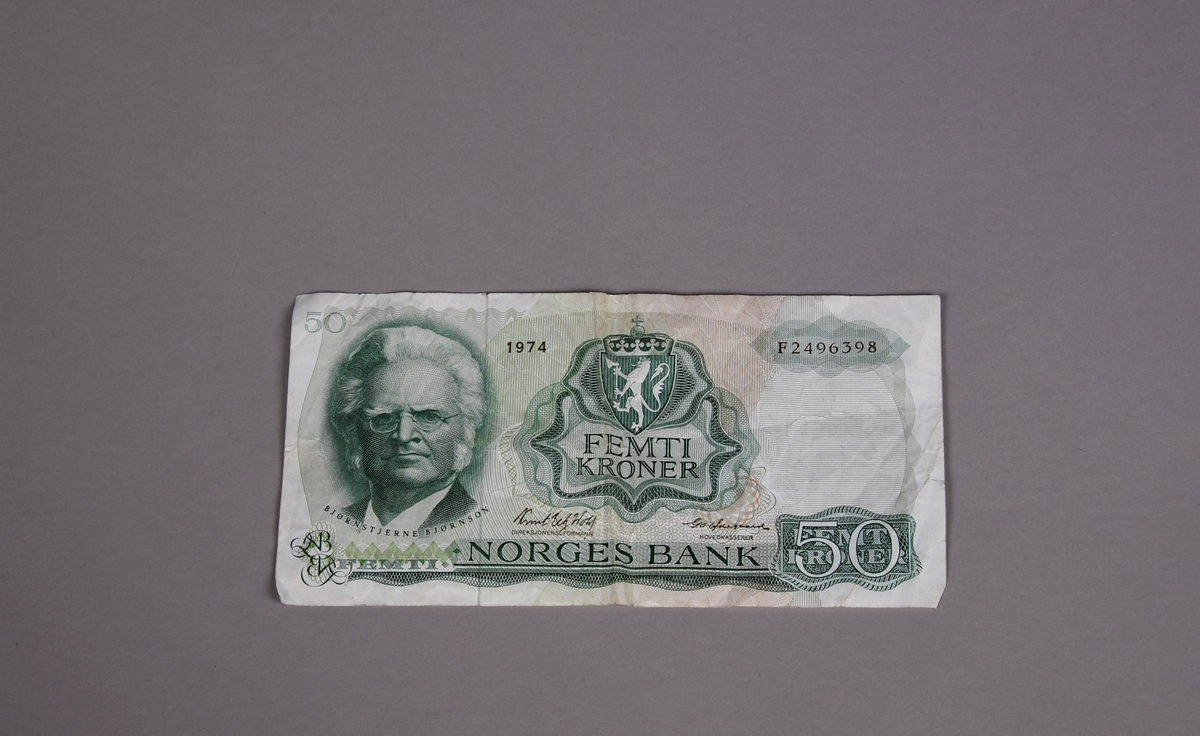 Pengeseddel, femtilapp med portrett av Bjørnstjerne Bjørnson. På den andre siden motiv av Borgund stavkirke.