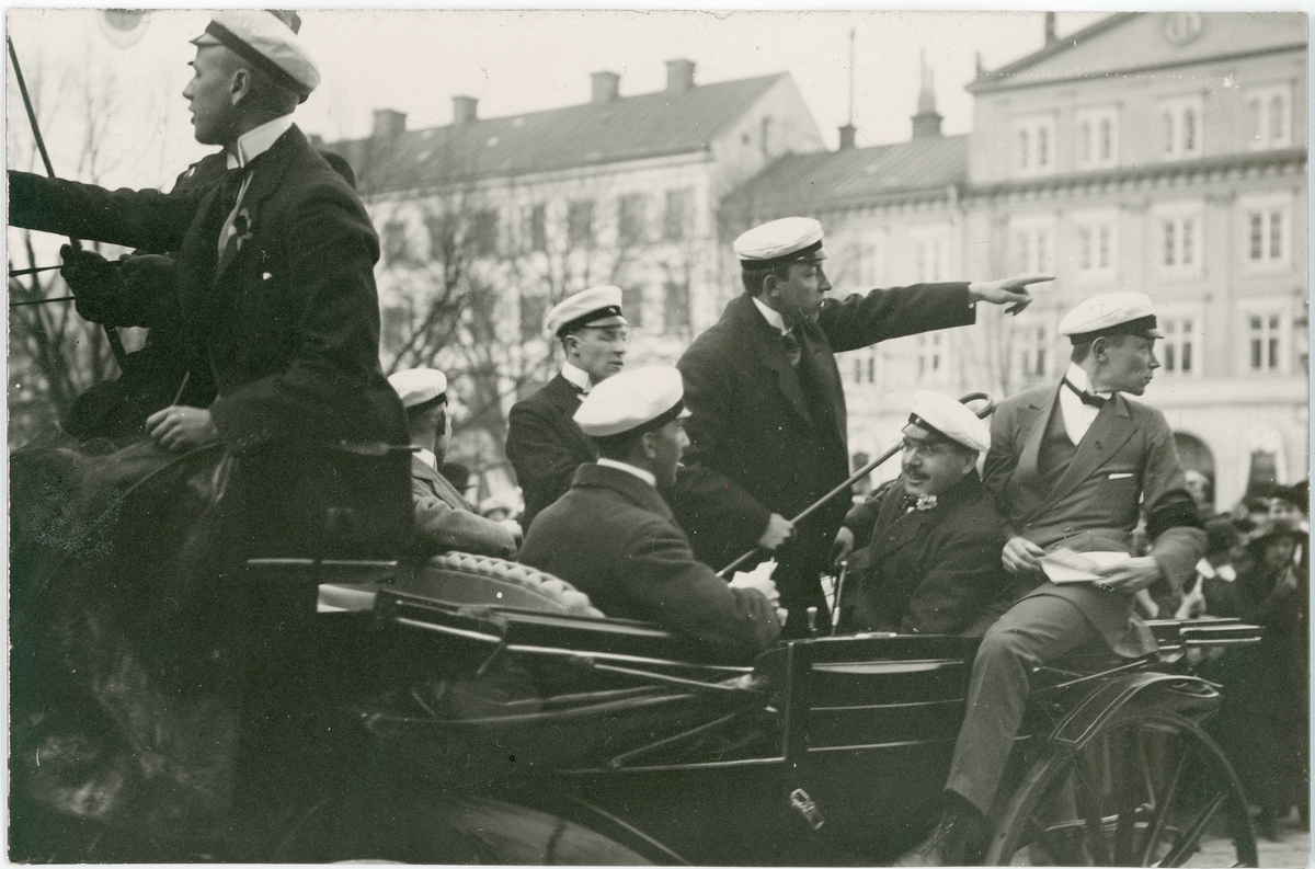 Studenter i hästdroska, Uppsala första maj 1915