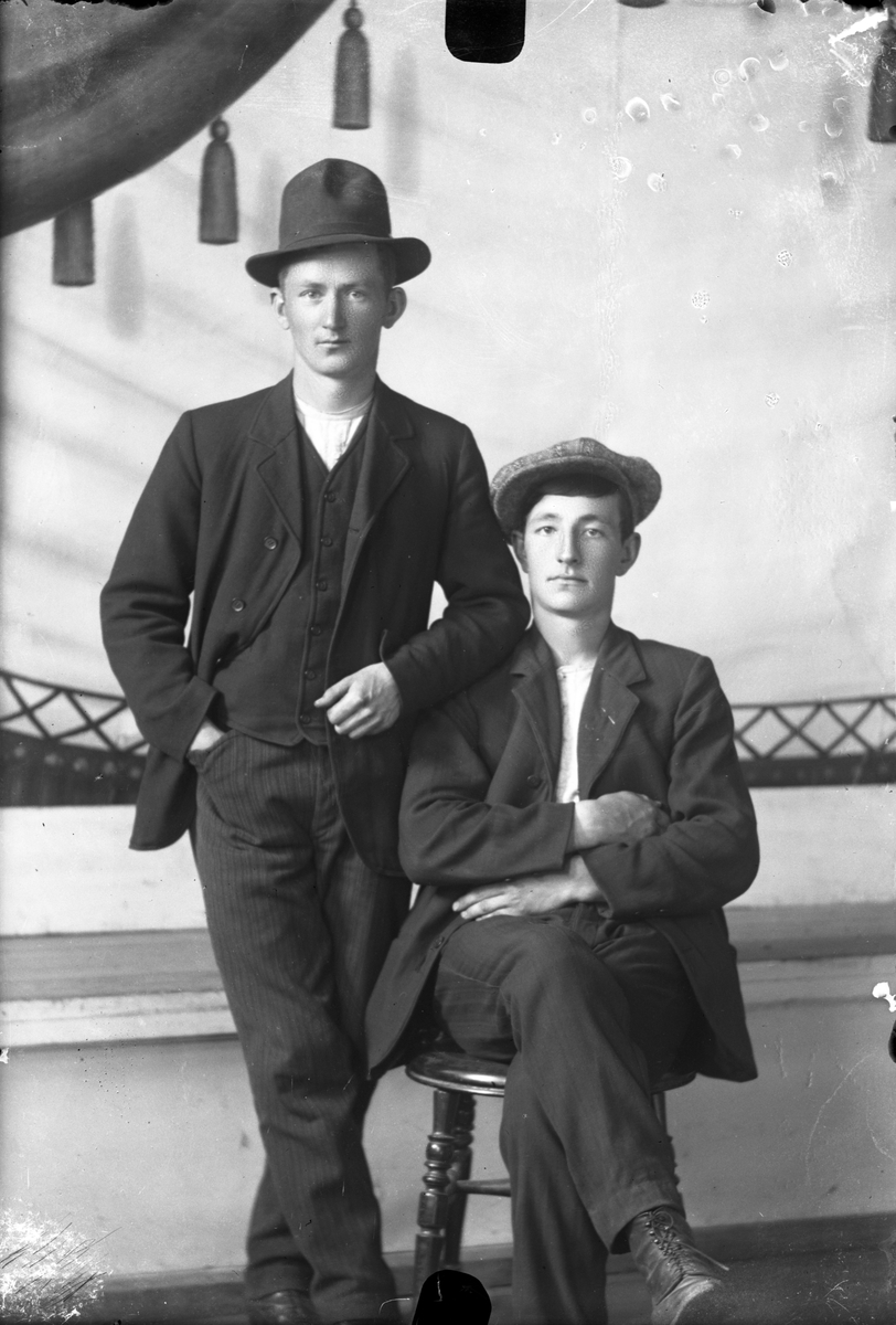 Portrett av to unge menn