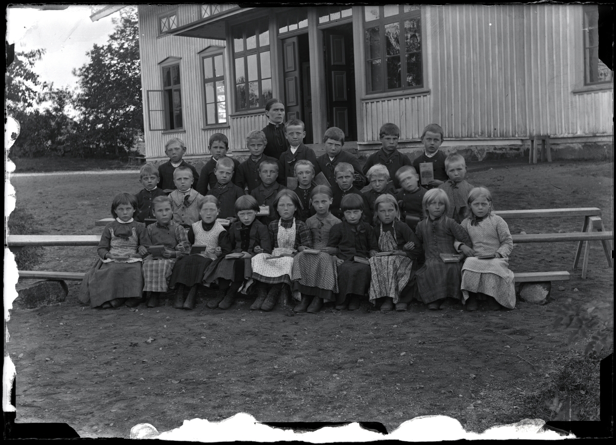 Skolbarn vid Tådene skola