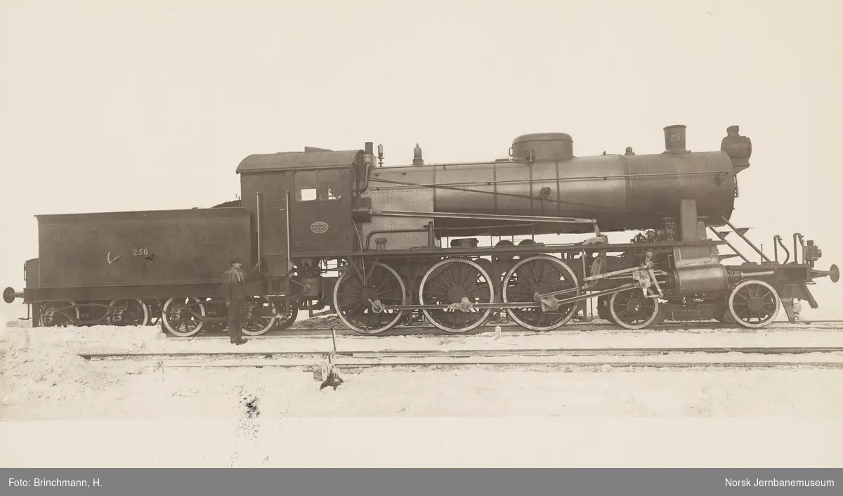 Damplokomotiv type 30a 256 som nytt
