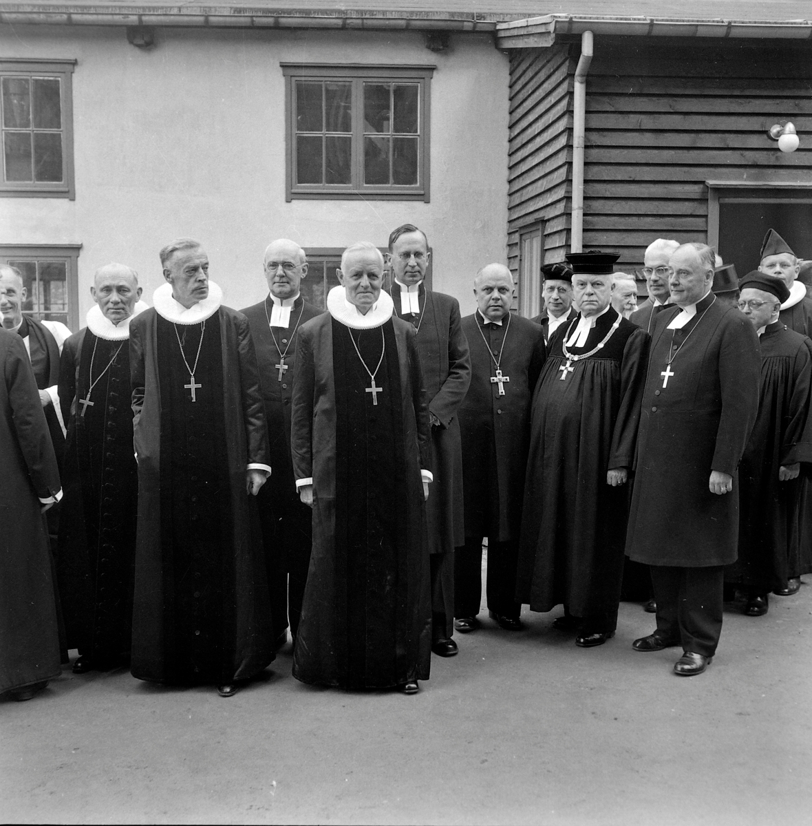 Kirkejubileet 1953. Presteprosesjon og samling på Vestfrontplassen