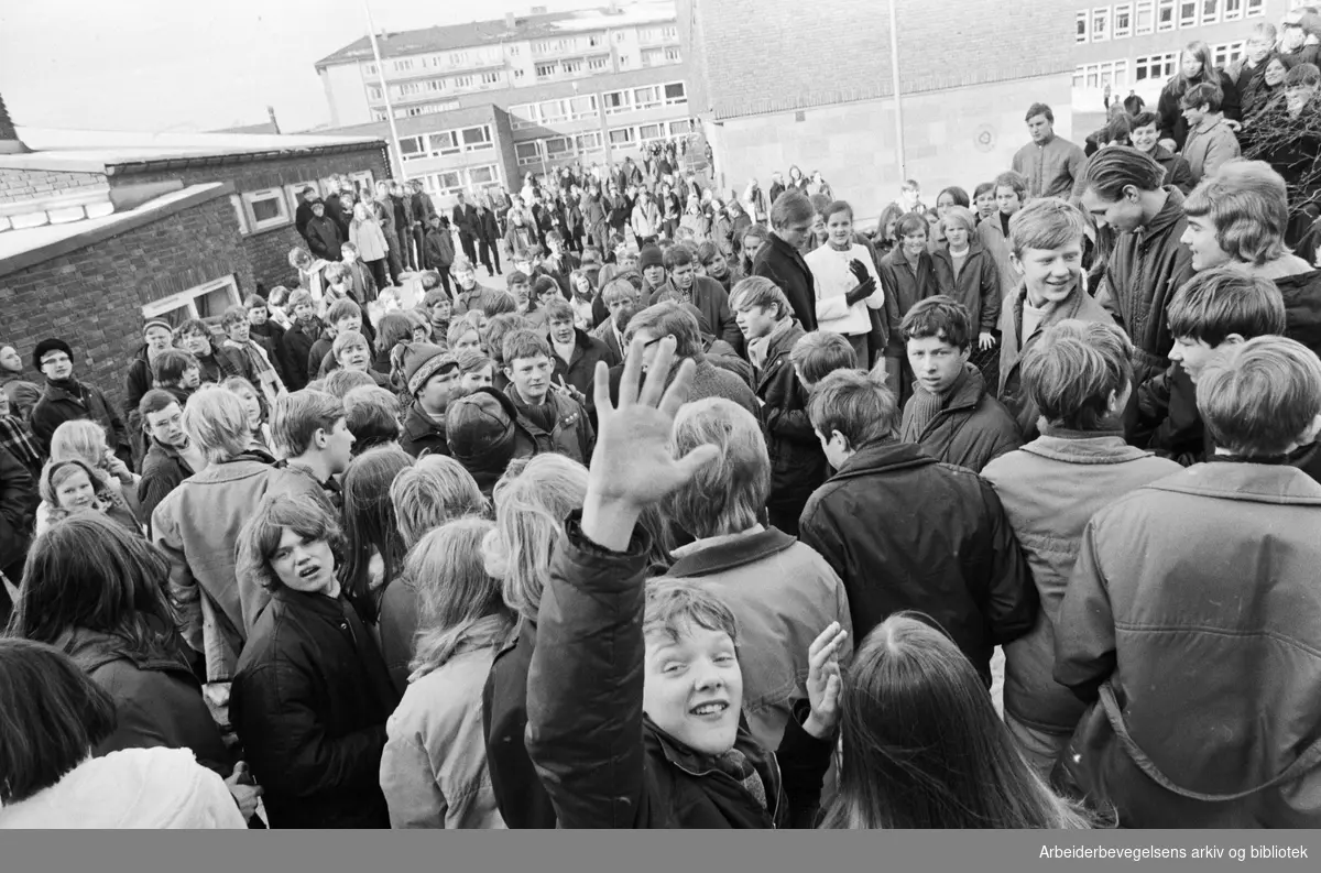 Aksjoner mot skolens ledelse blant elevene på Sandaker ungdomsskole (nå Nordpolen skole) 5. til 9. Mars 1969