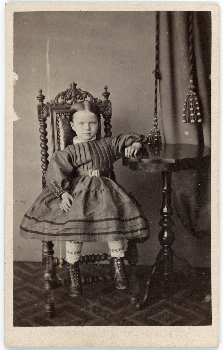 Kabinettsfotografi - Sofia Gyllenhaal, Marstrand 1860-tal