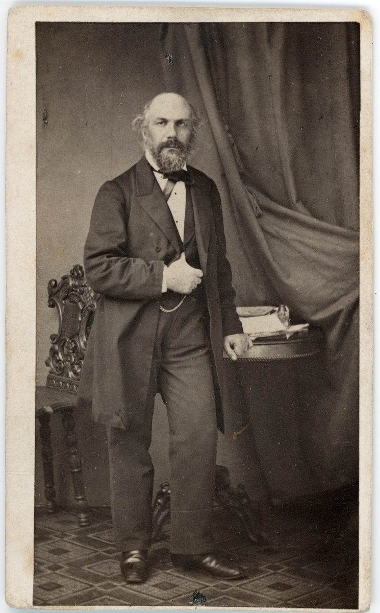 Kabinettsfotografi - direkteur Jacob Axel Josephson, Stockholm 1860-tal