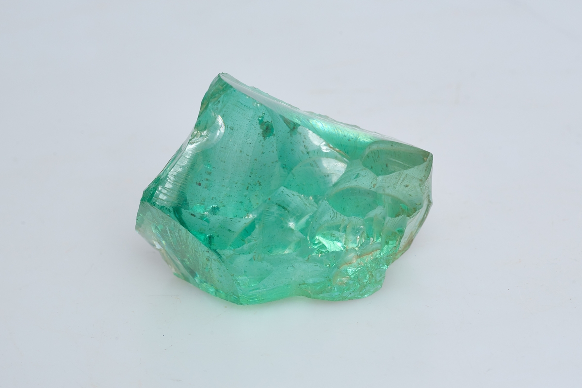 Glassbit, rest fra glassproduksjon? grønn