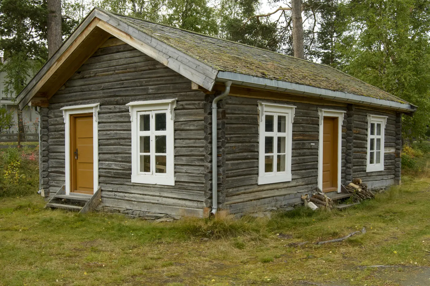 Var opprinnelig tenkt å huse bilder og gjenstander knyttet til pelsdyrnæringa, som har betydd mye for inntekten på små garder i Nord-Østerdalen. I dag er det snekkerverksted.