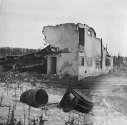 Ruinene av "Malmklang" 26. april 1946.