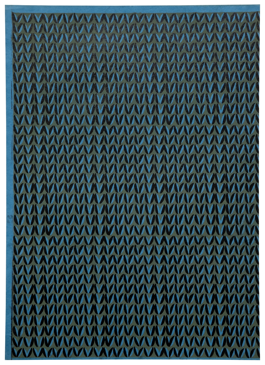 50 eksempler på "Salto-papir", utført på Rembrandt og Bordeaux-papir. 47 variasjoner over 16 ulike mønstre samt tre dubletter.

1) Rektangulært dekorativt papir med mønsteret "Kornax". Forsiden er dekorert med et repeterende mønster av skråstilte ovaler - vekslende mellom lyse og mørke blågrå partier - på okerfarget bunn. Mønsteret skal forestille stiliserte kornaks.

2) Rektangulært dekorativt papir med mønsteret "Kornax". Forsiden er dekorert med et repeterende mønster av skråstilte ovaler - vekslende mellom krem- og kakhifargede partier - på olivengrønn bunn. Mønsteret skal forestille stiliserte kornaks.

3) Rektangulært dekorativt papir med mønsteret "Kornax". Forsiden er dekorert med et repeterende mønster av skråstilte ovaler - vekslende mellom krem- og orangefargde partier - på kakhifarget bunn. Mønsteret skal forestille stiliserte kornaks.

4) To identiske eksemplarer av rektangulært dekorativt papir med mønsteret "Kornax", hvorav den ene er en dublett. Forsiden er dekorert med et repeterende mønster av skråstilte ovaler - vekslende mellom kremfarget og olivengrønne partier - på turkisfarget bunn. Mønsteret skal forestille stiliserte kornaks.

5) Rektangulært dekorativt papir med mønsteret "Kornax". Forsiden er dekorert med et repeterende mønster av skråstilte ovaler - vekslende mellom sort- og blåfargede partier - på olivengrønn bunn. Mønsteret skal forestille stiliserte kornaks.

6) Rektangulært dekorativt papir med mønsteret "Kornax". Forsiden er dekorert med et repeterende mønster av skråstilte ovaler - vekslende mellom brune og kremhvite partier - på kakhifarget bunn. Mønsteret skal forestille stiliserte kornaks.

7) Rektangulært dekorativt papir med mønsteret "Faldskærm". Forsiden er dekorert med et repeterende mønster av koniske former i ulik størrelse - vekslende mellom orange og kremhvite partier - på kakhifarget bunn. Mønsteret skal forestille stiliserte fallskjermer.

8) Rektangulært dekorativt papir med mønsteret "Faldskærm". Forsiden er dekorert med et repeterende mønster av koniske former i ulik størrelse - vekslende mellom sort og kremhvite partier - på grå bunn. Mønsteret skal forestille stiliserte fallskjermer.

9) Rektangulært dekorativt papir med mønsteret "Fugleæg". Forsiden er dekorert med et repeterende mønster av ovale former i ulik størrelse - vekslende mellom lilla og gule partier - på grå bunn. Mønsteret skal forestille stiliserte fugleegg.

10) Rektangulært dekorativt papir med mønsteret "Fugleæg". Forsiden er dekorert med et repeterende mønster av ovale former i ulik størrelse - vekslende mellom rosa og blå partier - på grønn bunn. Mønsteret skal forestille stiliserte fugleegg.

11) Rektangulært dekorativt papir med mønsteret "Fugleæg". Forsiden er dekorert med et repeterende mønster av ovale former i ulik størrelse - vekslende mellom sorte og grønne partier - på lilla bunn. Mønsteret skal forestille stiliserte fugleegg.

12) Rektangulært dekorativt papir med mønsteret "Fugleæg". Forsiden er dekorert med et repeterende mønster av ovale former i ulik størrelse - vekslende mellom sorte og lysegrå partier - på mørkegrå bunn. Mønsteret skal forestille stiliserte fugleegg.

13) Rektangulært dekorativt papir med mønsteret "Fugleæg". Forsiden er dekorert med et repeterende mønster av ovale former i ulik størrelse - vekslende mellom orange og lilla partier - på beigefarget bunn. Mønsteret skal forestille stiliserte fugleegg.

14) Rektangulært dekorativt papir med mønsteret "Spirende lög". Forsiden er dekorert med et repeterende mønster av stiliserte løkformer i grønt - omgitt av grågrønne konturlinjer - på brunfarget bunn.

15) Rektangulært dekorativt papir med mønsteret "Spirende lög". Forsiden er dekorert med et repeterende mønster av stiliserte løkformer i oker - omgitt av beige konturlinjer - på blågrå bunn.

16) Rektangulært dekorativt papir med mønsteret "Arabisk". Forsiden er dekorert med et repeterende dråpeformet mønster - vekslende mellom gule og grå former- på rosafarget bunn.

17) Rektangulært dekorativt papir med mønsteret "Arabisk". Forsiden er dekorert med et repeterende dråpeformet mønster - vekslende mellom gulgrønne og gråblå former - på rosafarget bunn.

18) Rektangulært dekorativt papir med mønsteret "Arabisk". Forsiden er dekorert med et repeterende dråpeformet mønster - vekslende mellom sorte og mørkegrå former - på lysegrå bunn.

19) Rektangulært dekorativt papir med mønsteret "Arabisk". Forsiden er dekorert med et repeterende dråpeformet mønster - vekslende mellom grønne og grå former - på brunfarget bunn.

20) Rektangulært dekorativt papir med mønsteret "Arabisk". Forsiden er dekorert med et repeterende dråpeformet mønster - vekslende mellom burgundfargede og lyseblå former - på lilla bunn.

21) Rektangulært dekorativt papir med mønsteret "Glæden". Forsiden er dekorert med et repeterende fortettet ovalformet mønster - vekslende mellom sorte og beige partier.

22) Rektangulært dekorativt papir med mønsteret "Glæden". Forsiden er dekorert med et repeterende fortettet ovalformet mønster - vekslende mellom brunrøde og beige partier.

23) To tilnærmet identiske eksemplarer av rektangulært dekorativt papir med mønsteret "Bambusskud", hvorav den ene er en dublett. Forsiden er dekorert med et repeterende mønster av stilisert bambus i gult og gråblått  - omgitt av blekgrønne konturlinjer - på beigefarget bunn.

24) Rektangulært dekorativt papir med mønsteret "Bambusskud". Forsiden er dekorert med et repeterende mønster av stilisert bambus i orange og beige - omgitt av blekgrønne konturlinjer - på grønnfarget bunn.

25) Rektangulært dekorativt papir med mønsteret "Bambusskud". Forsiden er dekorert med et repeterende mønster av stilisert bambus i grønt og lilla - omgitt av orange konturlinjer - på kakhifarget bunn.

26) Rektangulært dekorativt papir med mønsteret "Bambusskud". Forsiden er dekorert med et repeterende mønster av stilisert bambus i brunt og grønt - omgitt av lysegrønne konturlinjer - på kakhifarget bunn.

27) Rektangulært dekorativt papir med mønsteret "Frugter". Forsiden er dekorert med et repeterende mønster av stiliserte fruktformer i rosa og blågrått - omgitt av sorte konturlinjer - på blåfarget bunn.

28) Rektangulært dekorativt papir med mønsteret "Frugter". Forsiden er dekorert med et repeterende mønster av stiliserte fruktformer i grå, gul og orange - omgitt av rosa konturlinjer - på beigefarget bunn.

29) Rektangulært dekorativt papir med mønsteret "Frugter". Forsiden er dekorert med et repeterende mønster av stiliserte fruktformer i grønt, gul og orange - omgitt av blekgrønne konturlinjer - på brunfarget bunn.

30) Rektangulært dekorativt papir med mønsteret "Frugter". Forsiden er dekorert med et repeterende mønster av stiliserte fruktformer i grønt, orange og beige- omgitt av grå konturlinjer - på burgundfarget bunn.

31) Rektangulært dekorativt papir med mønsteret "Frugter". Forsiden er dekorert med et repeterende mønster av stiliserte fruktformer i sort og kremhvitt - omgitt av beige konturlinjer - på sandfarget bunn.

32) Rektangulært dekorativt papir med mønsteret "Granatæbler". Forsiden er dekorert med et repeterende mønster av stiliserte fruktformer i ulike grønnyanser- omgitt av kakhifargede konturlinjer - på grønn bunn. Mønsteret skal forestille stiliserte granatepler.

33) Rektangulært dekorativt papir med mønsteret "Granatæbler". Forsiden er dekorert med et repeterende mønster av stiliserte fruktformer i rosa og grått - omgitt av gule konturlinjer - på burgundfarget bunn. Mønsteret skal forestille stiliserte granatepler.

34) Rektangulært dekorativt papir med mønsteret "Granatæbler". Forsiden er dekorert med et repeterende mønster av stiliserte fruktformer i ulike grånyanser- omgitt av gule konturlinjer - på brunrød bunn. Mønsteret skal forestille stiliserte granatepler.

35) Rektangulært dekorativt papir med mønsteret "Granatæbler". Forsiden er dekorert med et repeterende mønster av stiliserte fruktformer - omgitt av olivengrønne konturlinjer - på lyseblå bunn. Mønsteret skal forestille stiliserte granatepler.

36) Rektangulært dekorativt papir med mønsteret "Granatæbler". Forsiden er dekorert med et repeterende mønster av stiliserte fruktformer - omgitt av olivengrønne konturlinjer - på beigefarget bunn. Mønsteret skal forestille stiliserte granatepler.

37) Rektangulært dekorativt papir med mønsteret "Tulipan". Forsiden er dekorert med et repeterende mønster av stiliserte klokkeformede blomster - bestående av sorte konturlinjer - på turkis bunn.

38) Rektangulært dekorativt papir med mønsteret "Palmerne". Forsiden er dekorert med et repeterende mønster av stiliserte palmetrær i sort silhuett på grågrønn bunn.

39) Rektangulært dekorativt papir med mønsteret "Skoven". Forsiden er dekorert med et repeterende mønster av stiliserte trær i sort silhuett på gråblå bunn.

40) Rektangulært dekorativt papir med mønsteret "Skoven". Forsiden er dekorert med et repeterende mønster av stiliserte trær i sort silhuett på brunfarget bunn.

41) Rektangulært dekorativt papir med mønsteret "Den levende sten". Forsiden er dekorert med et repeterende mønster av store gjennombrutte asymmetriske ovaler, bestående av sorte konturlinjer på gulfarget bunn.

42) Rektangulært dekorativt papir med mønsteret "Den lille levende sten". Forsiden er dekorert med et repeterende mønster av små gjennombrutte asymmetriske ovaler, bestående av sorte konturlinjer på gulfarget bunn.

43) Rektangulært dekorativt papir med mønsteret "Den lille levende sten". Forsiden er dekorert med et repeterende mønster av små gjennombrutte asymmetriske ovaler, bestående av brune konturlinjer på gråbrun bunn.

44) Rektangulært dekorativt papir med mønsteret "Den lille levende sten". Forsiden er dekorert med et repeterende mønster av små gjennombrutte asymmetriske ovaler, bestående av sorte konturlinjer på blåfarget bunn.

45) Rektangulært dekorativt papir med mønsteret "Fransk lilje". Forsiden er dekorert med et repeterende mønster av fleur-de-lis, bestående av mørkeblå konturlinjer på lyseblå bunn.

46) Rektangulært dekorativt papir med mønsteret "Fransk lilje". Forsiden er dekorert med et repeterende mønster av fleur-de-lis, bestående av mørkeblå konturlinjer på blålilla bunn.

47) Rektangulært dekorativt papir med mønsteret "Løpende hjorter". Forsiden er dekorert med et repeterende mønster av stiliserte hjorter i brun silhuett på kobberfarget bunn.