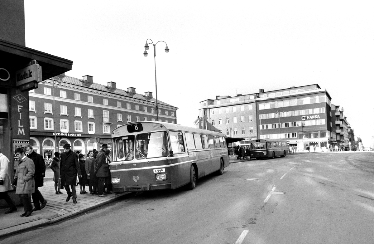 Stadsbussar vid Trädgårdstorget 1970.
